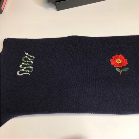 Gucci Unisex Embroidered Scarf Cashmere Wrap - Picture 3 of 7